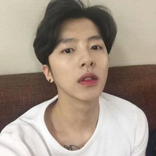 网红吃瓜微信头像男,揭秘网络红人的幕后生活 第3张 网红吃瓜微信头像男,揭秘网络红人的幕后生活 第3张